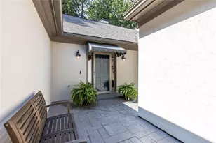 450 Greenlaurel Dr NE, Sandy Springs, GA 30342 - Photo 3