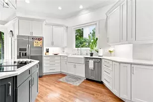 7560 Bridgegate Ct, Sandy Springs, GA 30350 - Photo 29