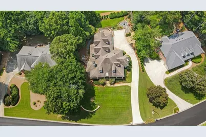 1820 Hadfield Boulevard, Roswell, GA 30075 - Photo 3