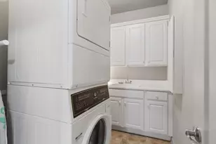1377 Village Park Dr NE, Atlanta, GA 30319 - Photo 33