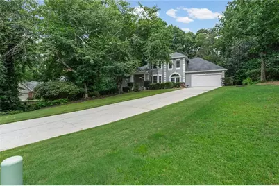 11355 Vedrines Drive, Alpharetta, GA 30022 - Photo 3