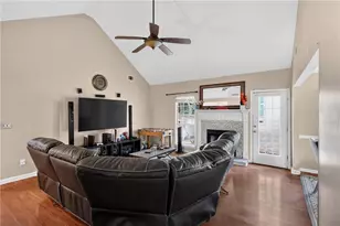 705 Allens Landing Dr, Lawrenceville, GA 30045 - Photo 9