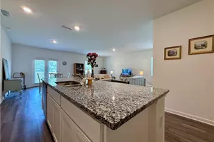 240 Hyde Pk, Winder, GA 30680 - Photo 7