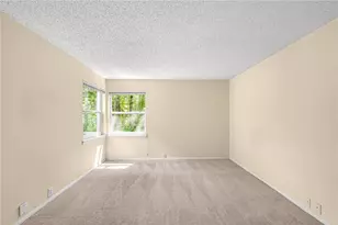 14 Dunwoody Springs Dr, Sandy Springs, GA 30328 - Photo 13