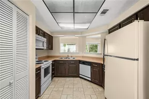 14 Dunwoody Springs Dr, Sandy Springs, GA 30328 - Photo 11