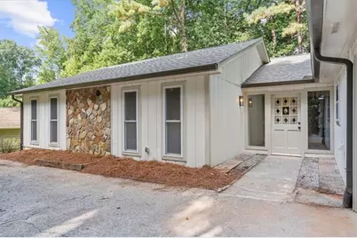 9570 Hillside Drive, Roswell, GA 30076 - Photo 3