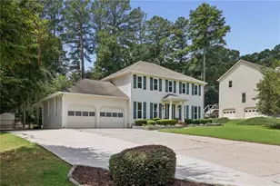 235 Carriage Station Cir, Roswell, GA 30075 - Photo 35