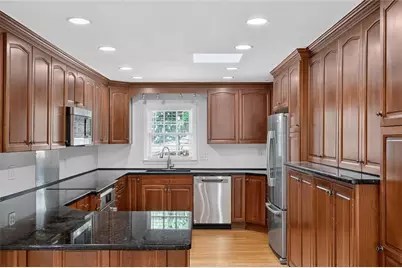 415 Forest Hills Drive, Sandy Springs, GA 30342 - Photo 13