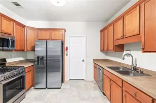 1709 W Taylor Ave, East Point, GA 30344 - Photo 3