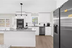 976 Walnut Dr, Lawrenceville, GA 30044 - Photo 9
