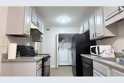 201 Brighton Point, Sandy Springs, GA 30328 - Photo 9