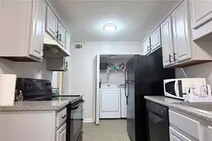 201 Brighton Point, Sandy Springs, GA 30328 - Photo 9