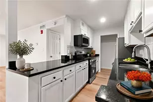 5095 Roswell Rd, Sandy Springs, GA 30342 - Photo 13