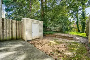 594 Harcourt Pl SE, Marietta, GA 30067 - Photo 17