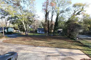 514 Clover Dr, Buford, GA 30518 - Photo 13