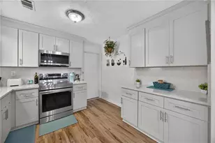 1019 Parkwest Ln, Stone Mountain, GA 30088 - Photo 11