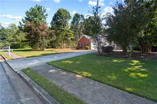 965 Dogwood Park Dr, Lawrenceville, GA 30046 - Photo 3