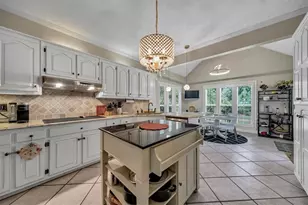 12080 Magnolia Crescent Dr, Roswell, GA 30075 - Photo 15