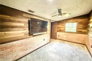 6371 Washington St, Union City, GA 30291 - Photo 13