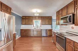1162 Melton Dr SW, Lilburn, GA 30047 - Photo 17