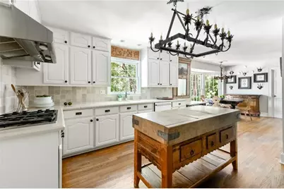 5506 Whitewood Court, Dunwoody, GA 30338 - Photo 13
