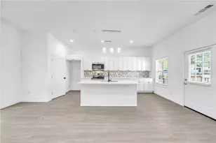 1136 Oak Knoll Terrace SE, Atlanta, GA 30315 - Photo 9