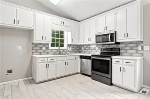3949 Edgebrook Dr, Flowery Branch, GA 30542 - Photo 3