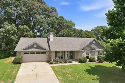 482 Logans Way, Hoschton, GA 30548 - Photo 1