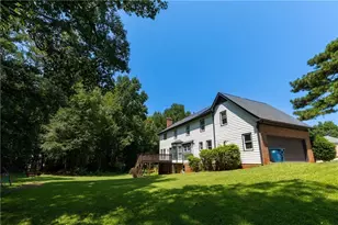 560 Trombley Bay Ln, Lawrenceville, GA 30044 - Photo 17