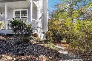 2725 Wildflower Ln, Snellville, GA 30039 - Photo 5