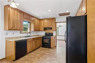 2890 Creekwood Ln NW, Lawrenceville, GA 30044 - Photo 9
