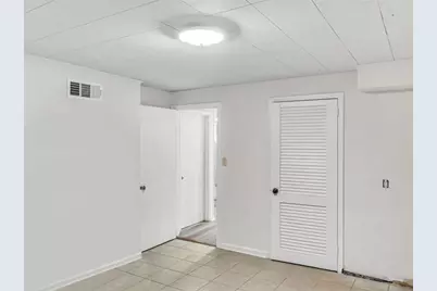 2560 Wood Valley Drive, East Point, GA 30344 - Photo 23