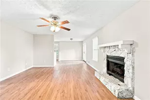 2313 Ivy Crest Dr, Buford, GA 30519 - Photo 3