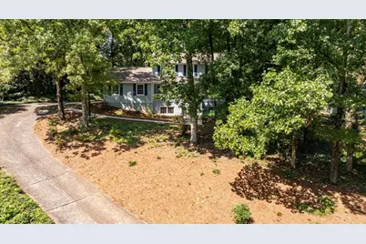 940 Hunterhill Drive, Roswell, GA 30075 - Photo 3