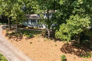 940 Hunterhill Dr, Roswell, GA 30075 - Photo 3