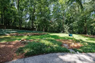 940 Hunterhill Dr, Roswell, GA 30075 - Photo 23
