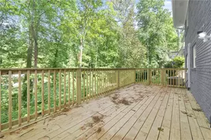 495 Larchmont Cir NW, Atlanta, GA 30318 - Photo 23