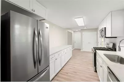 495 Larchmont Circle NW, Atlanta, GA 30318 - Photo 7