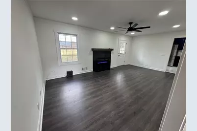 1390 White Oak St SE, Conyers, GA 30013 - Photo 5