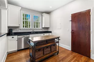 77 Peachtree Memorial Dr NW, Atlanta, GA 30309 - Photo 11