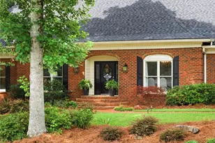 1040 Finnsbury Dr, Roswell, GA 30075 - Photo 1