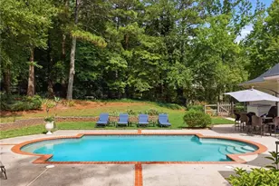 1040 Finnsbury Dr, Roswell, GA 30075 - Photo 47