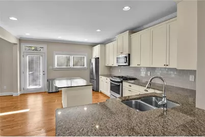 1660 Gilstrap Lane NW, Atlanta, GA 30318 - Photo 11