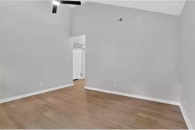 882 Tanner Dr, Scottdale, GA 30079 - Photo 17