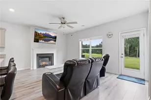 7548 Knoll Hollow Rd, Lithonia, GA 30058 - Photo 13