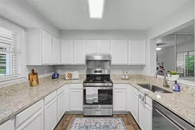 3940 Riverlook Parkway SE #302, Marietta, GA 30067 - Photo 9
