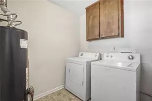 886 Oakhill Ct, Stone Mountain, GA 30087 - Photo 21