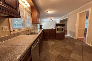 995 Melody Ln, Roswell, GA 30075 - Photo 11