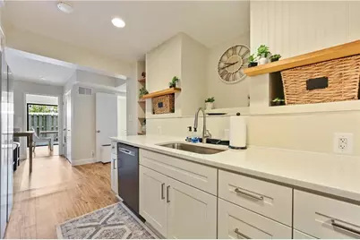 2525 Bradford Square NE, Atlanta, GA 30345 - Photo 9