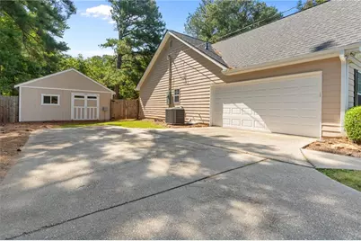 895 Scenic Lake Drive, Lawrenceville, GA 30045 - Photo 3
